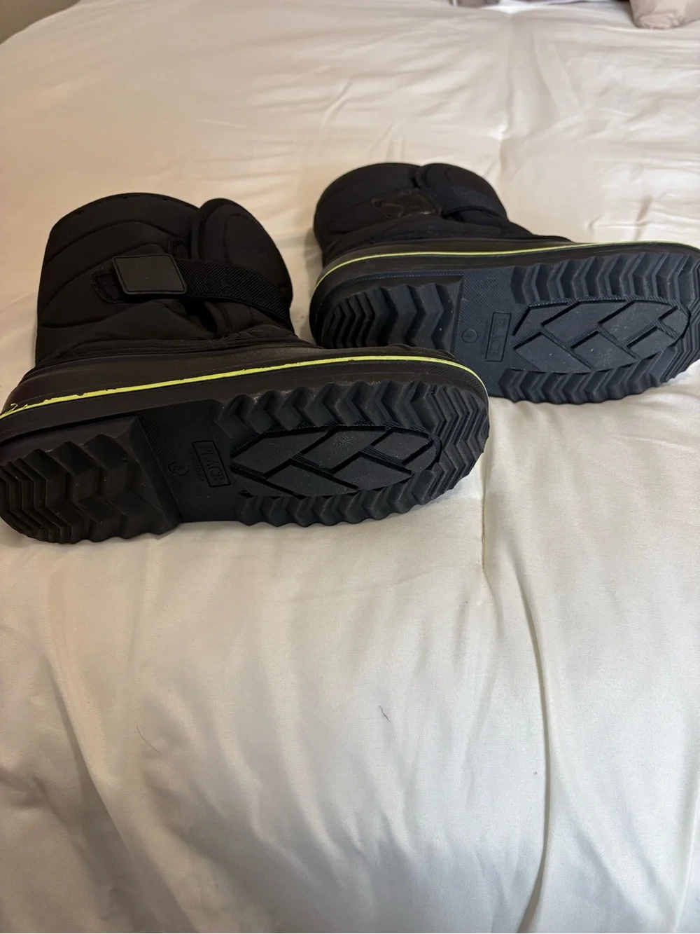Kids Black Winter Snow Boot Size 4